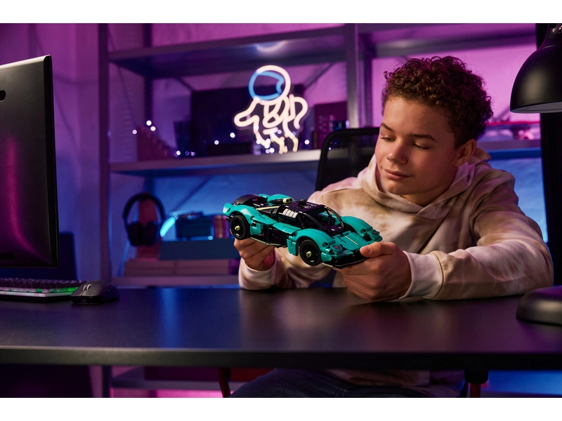 LEGO Technic - Aston Martin Valkyrie