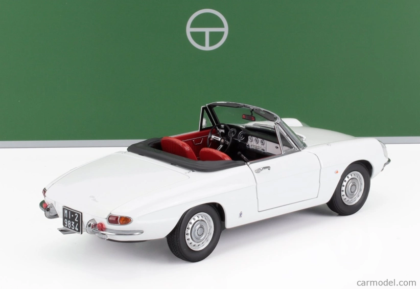 Turistické modely áut Alfa romeo Duetto Spider 1600 Coda Tonda 1966 1:18 Biela čierna