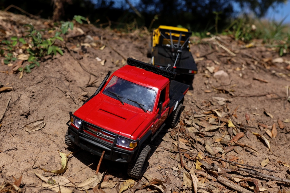 RC auto Land Cruiser Toyota s navijakom, žlté | RCprofi.sk