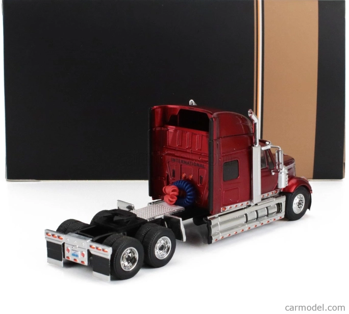 Ixo-models International Lonestar Tractor Truck 3-assi 2010 1:64 Red