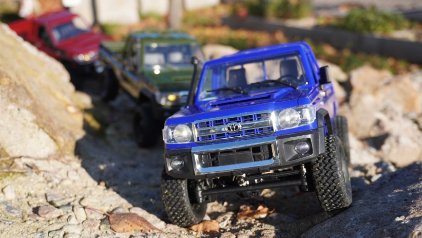RC auto Land Cruiser Toyota PRO, modrá