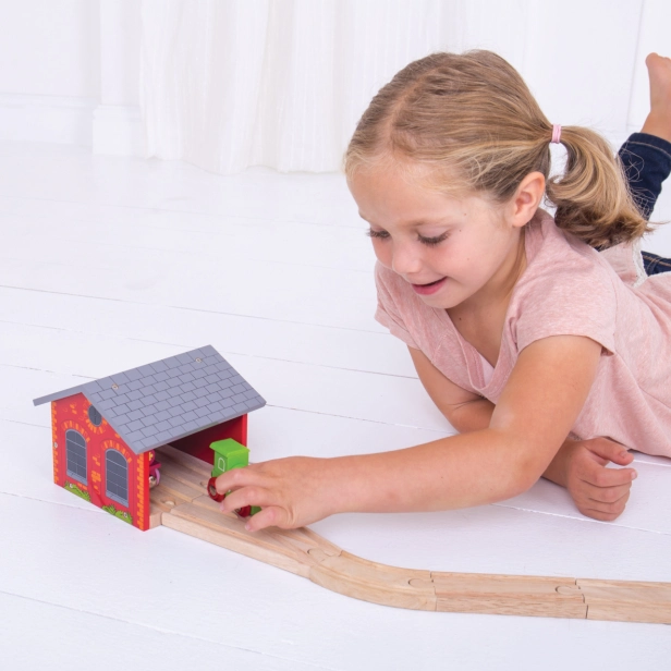 Bigjigs Rail Brick depo pre dva vlaky