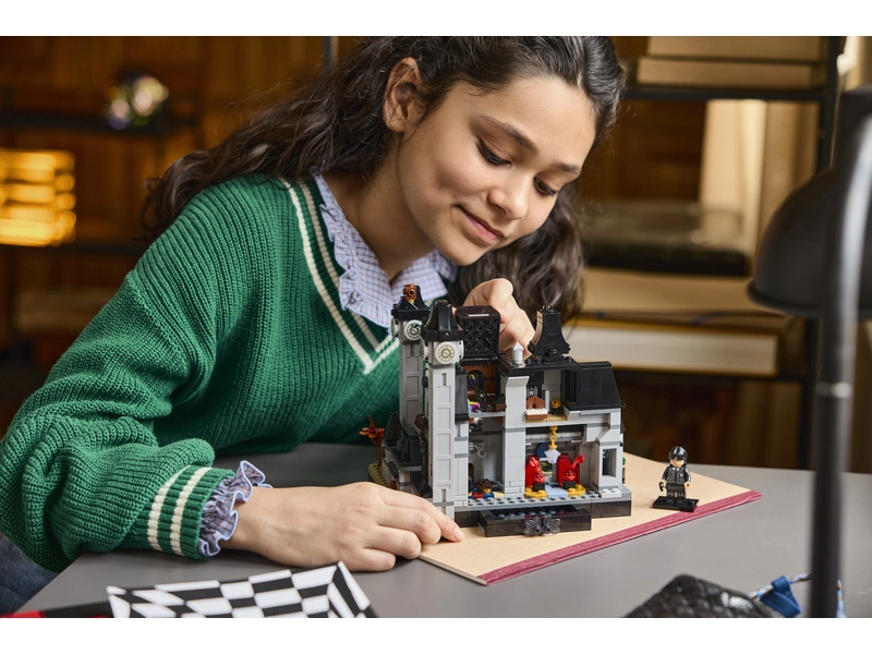 LEGO Wednesday - Akademie Nevermore