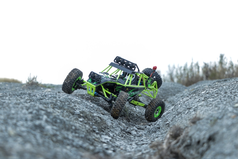BAZAR - RC auto Písečná buggy Across + náhradní baterie
