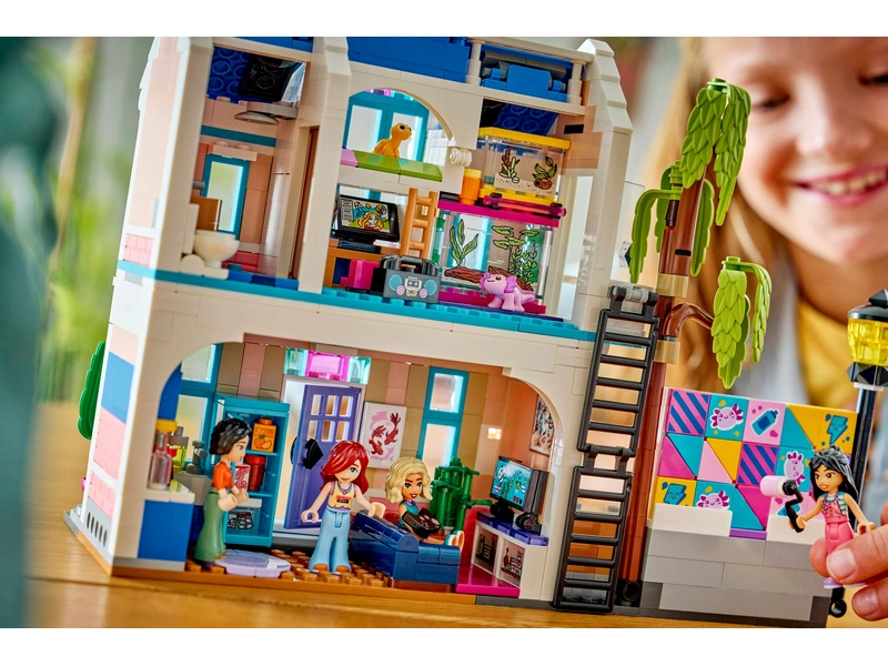 LEGO Friends - Liann a jej rodinný dom