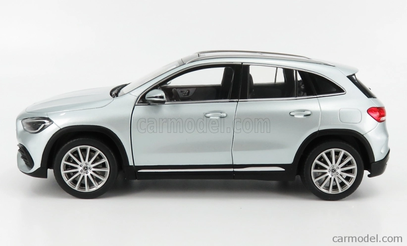 Z-models Mercedes Benz Gla-class (h247) 2020 1:18 Strieborná