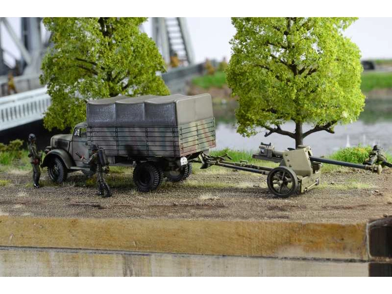 Italeri Pegasus Bridge Airborne Assault (1:72)
