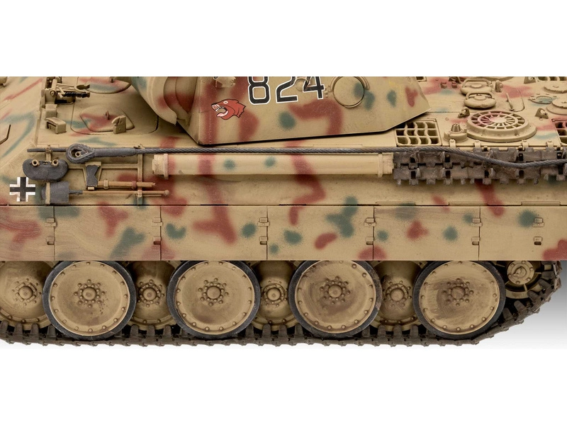 Revell Panther Ausf. D (1:35) (darčeková súprava)