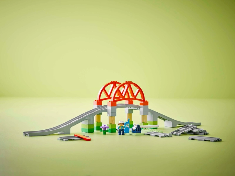 LEGO DUPLO – Železničný most a koľajnice – rozširujúca súprava