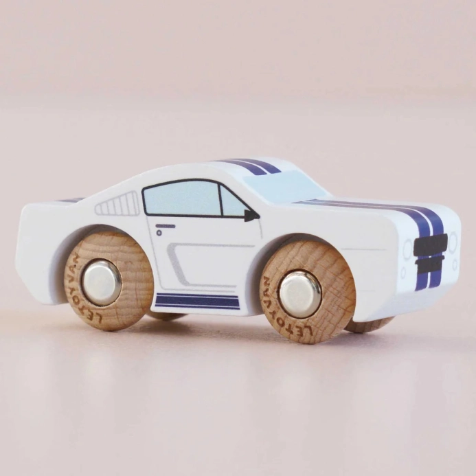 Le Toy Van Drevené autíčko Maverick