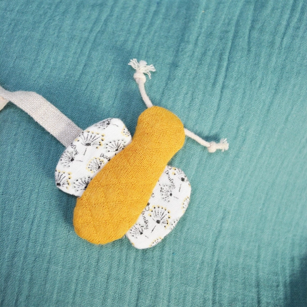 Doudou Julijou Panenka Pollen a včelka 25 cm