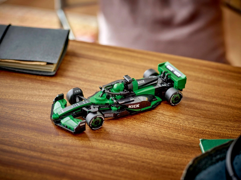 LEGO Speed Champions - Závodné auto KICK Sauber F1® Team C44