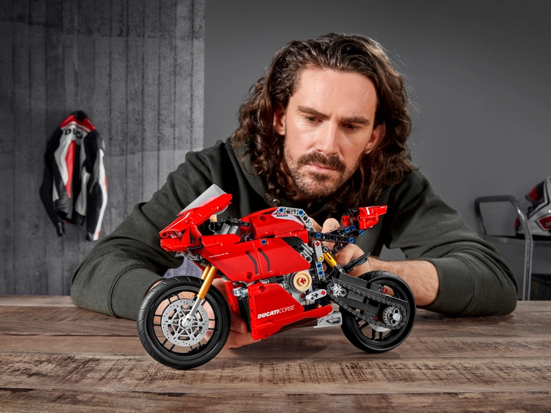 LEGO Technic – Ducati Panigale V4 R