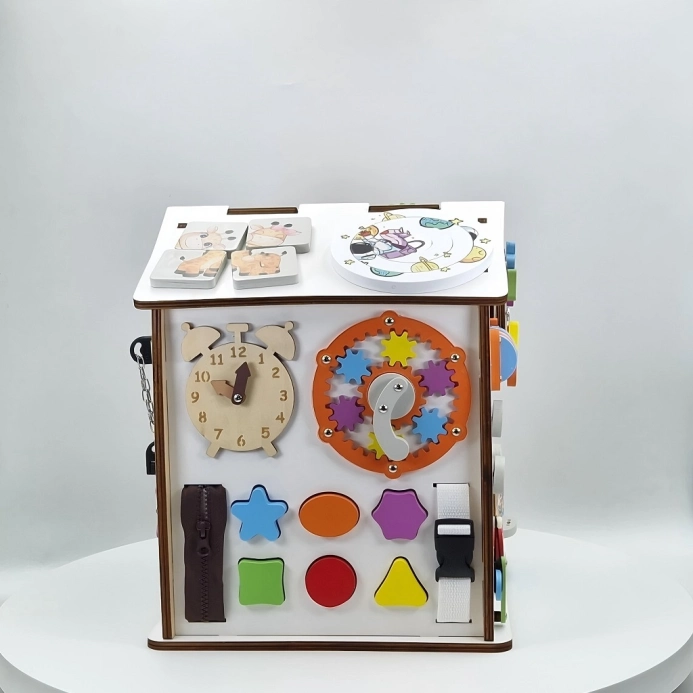 2Kids Toys Activity board Domček biely – poškodený obal