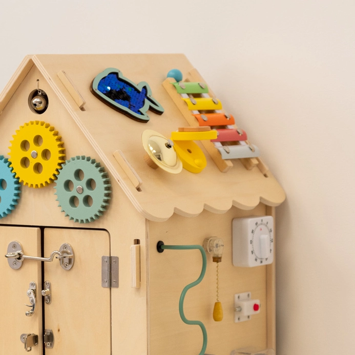 2Kids Toys Activity board Domček prírodný