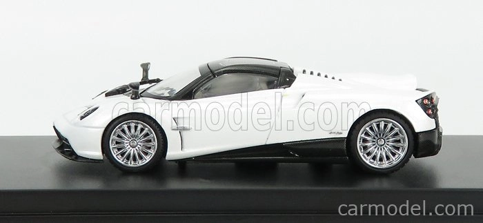 Lcd-model Pagani Huayra Roadster 2018 1:64 Bílá