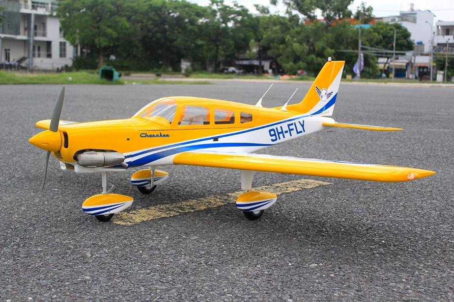 Piper Cherokee 1,53m Žlutý