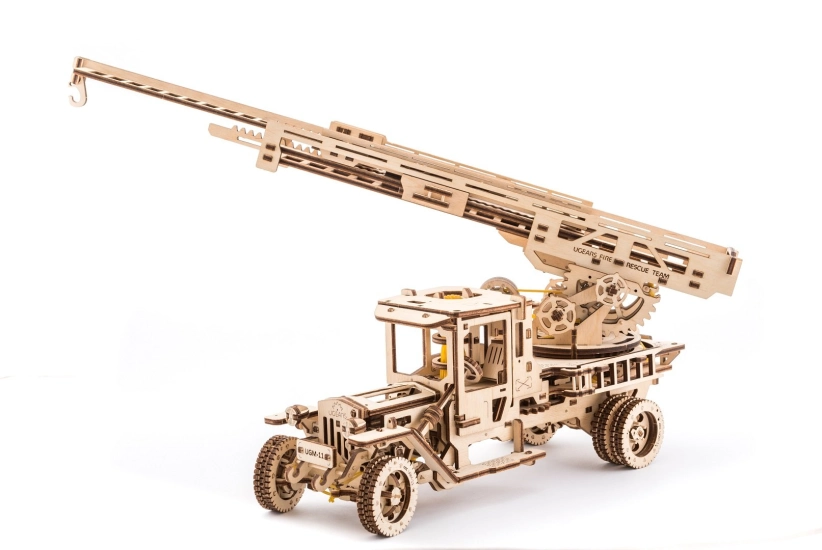 Ugears 3D dřevěné mechanické puzzle UGM-11 Náklaďák s požárním žebříkem
