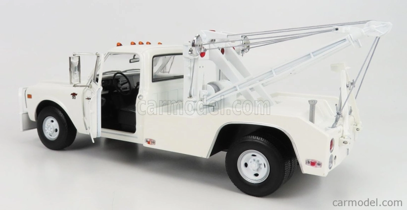 Greenlight Chevrolet C-30 Pick-up Odtahový vůz 1968 1:18, bílá