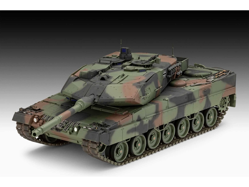 Revell Leopard 2 A6M+ (1:35) (súprava)