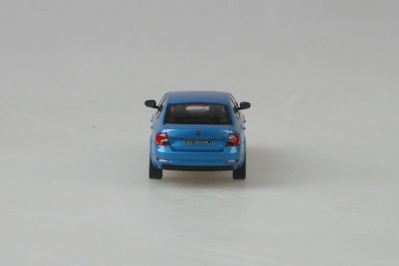 Abrex Škoda Octavia III (2012) 1:43 – modrá denim metalíza