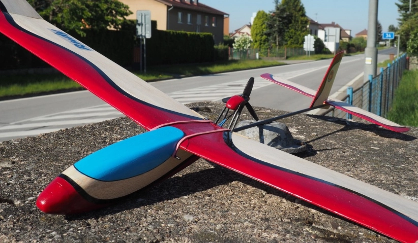 RUDY - školský RC klzák 1130mm Hiesb.