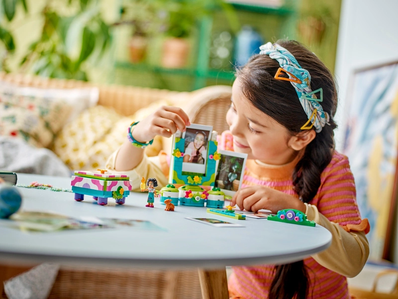 LEGO Disney - Mirabelin rámik na fotografie a šperkovnica