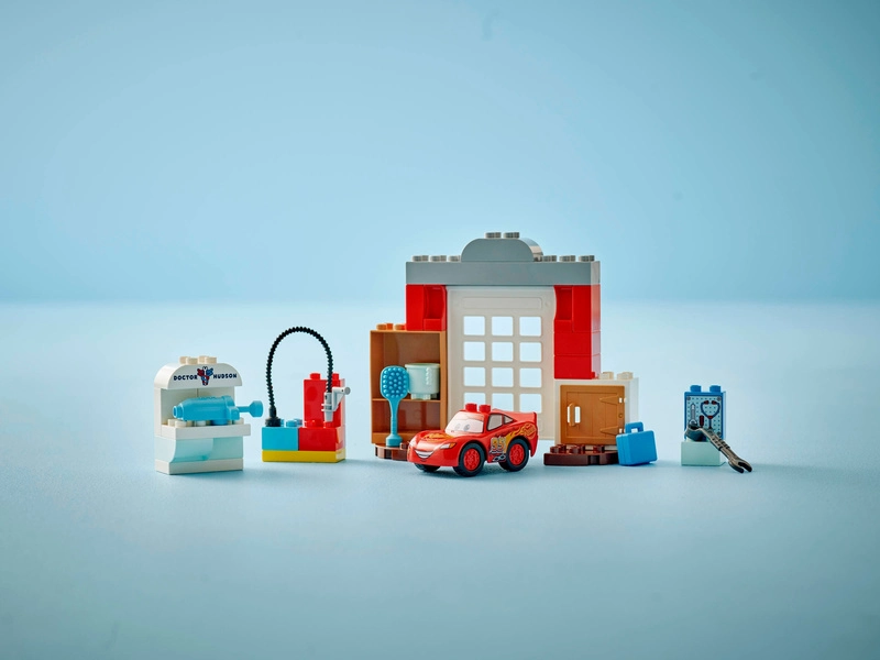 LEGO DUPLO - McQueen a návštěva v garáži doktora Hudsona