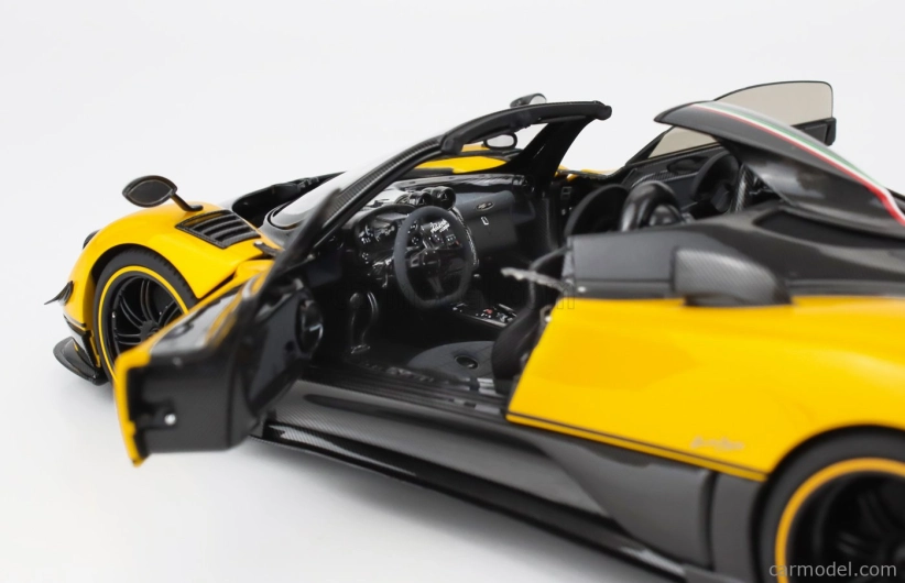 Almost-real Pagani Zonda 5 Cinque Roadster 2009 1:18 Žlutý Černý Uhlík