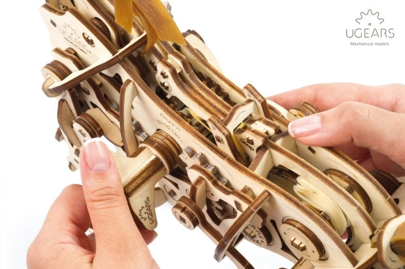 Ugears 3D drevené mechanické puzzle Kôň