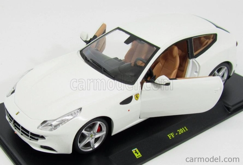 Edicola Ferrari Ff (Ferrari Four) 2011 - Con Vetrina - S vitrínou 1:24 biela