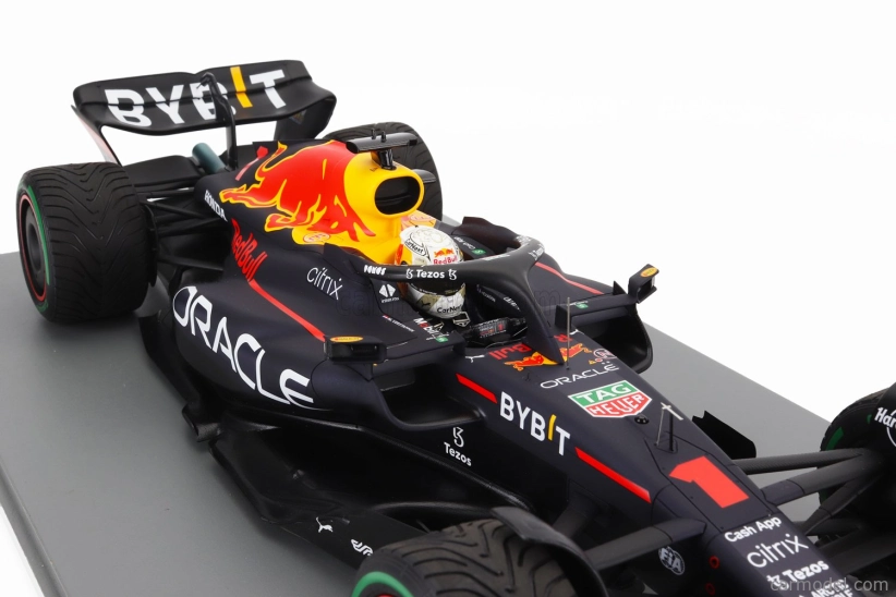 Spark-model Red bull F1 Rb18 Team Oracle Red Bull Racing N 1 World Champion Winner Japan Gp With Pit Board 2022 Max Verstappen 1:12 Matte Blue Yellow Red
