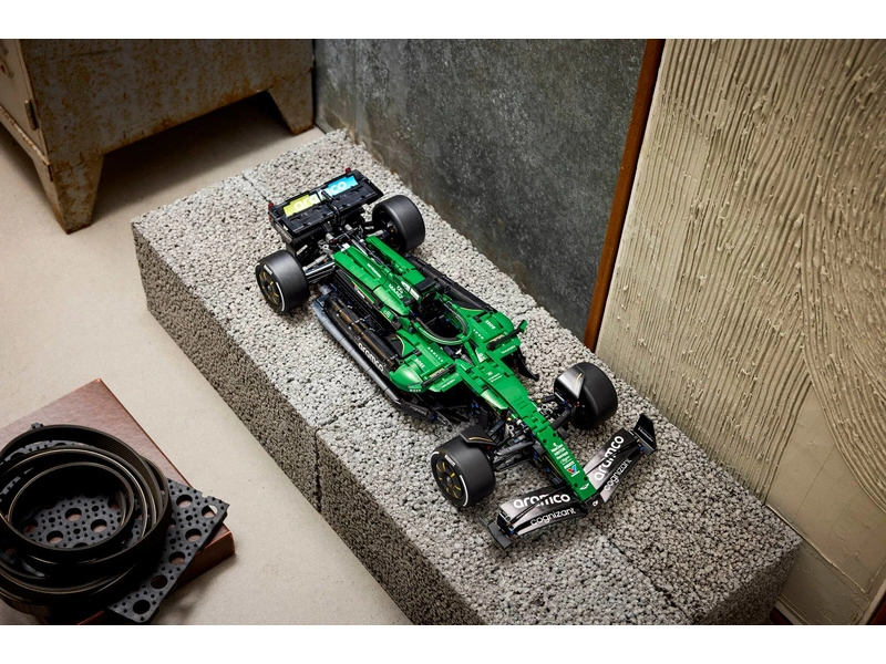 LEGO Technic - Auto Aston Martin Aramco AMR25 F1®