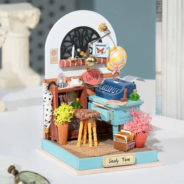 RoboTime miniatura domečku Studovna ke psaní deníku