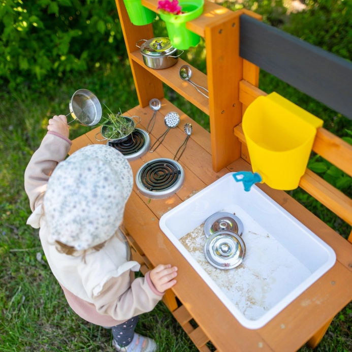 2Kids Toys Dřevěná zahradní kuchyňka s dřezem