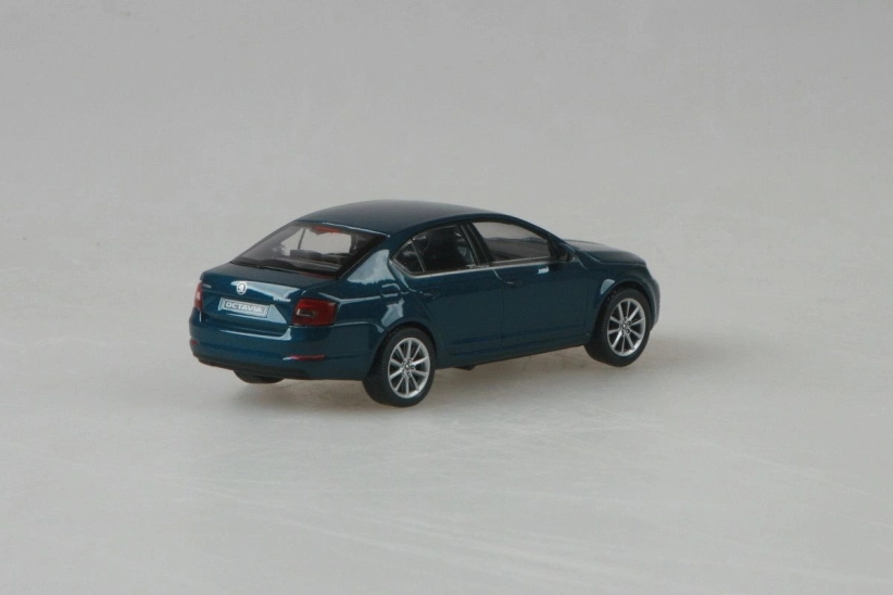 Abrex Škoda Octavia III (2012) 1:43 – modrá láva metalíza
