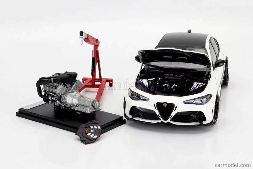 Motorhelix Alfa romeo Giulia Gta 2021 With Engine And Accessories - Full Openings 1:18 Bianco Trofeo White Met
