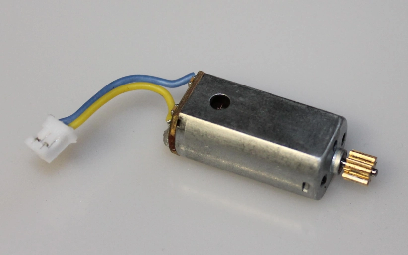 Sky Watcher Race motor, modrý/žltý kábel