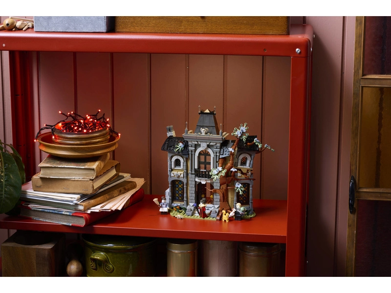 LEGO Icons - Sídlo starostky