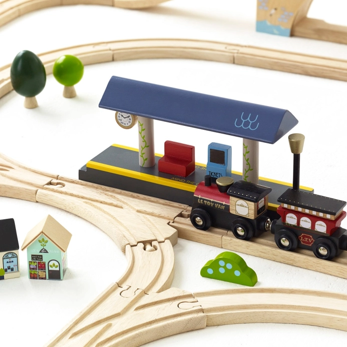 Le Toy Van Train City