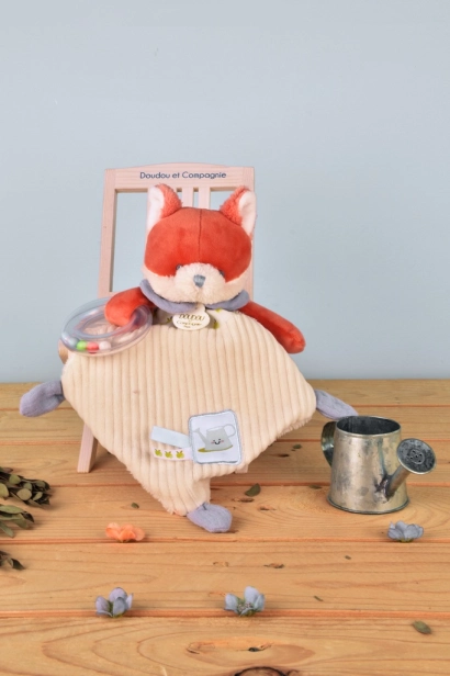 Doudou Dárková sada Plyšová liška Romarin s chrastítkem 21 cm