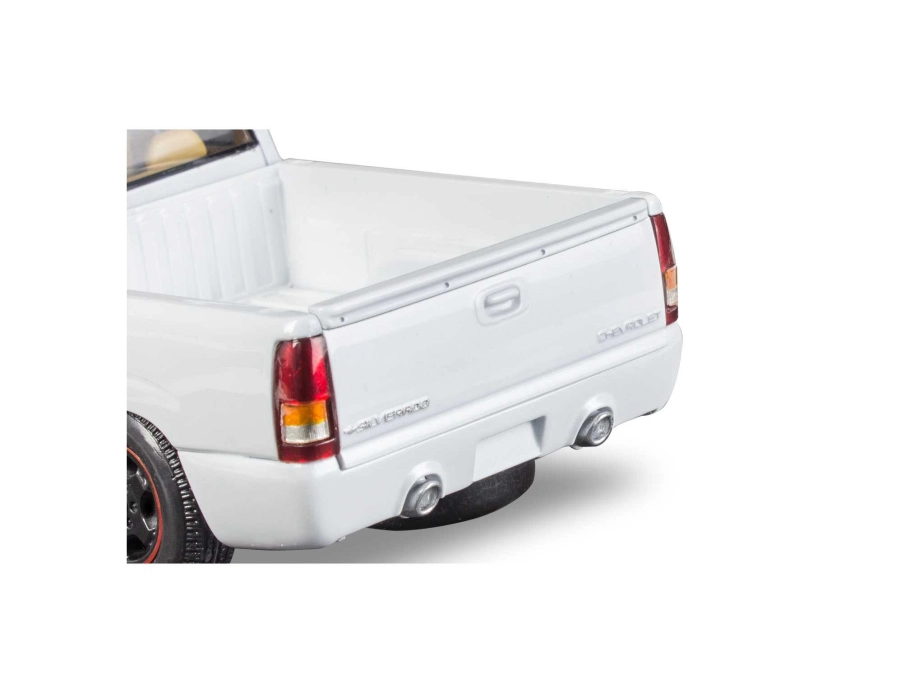 Plastic ModelKit MONOGRAM auto 4538 - 1999 Chevy Silverado Custom Pickup (1:25)