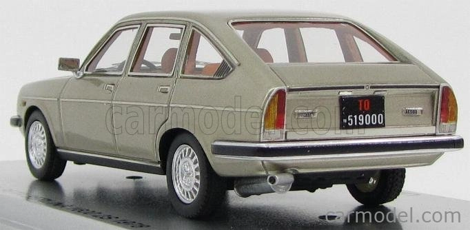 Kess-model Lancia Beta Berlina 1600 2-series 1978 1:43 Platino Met