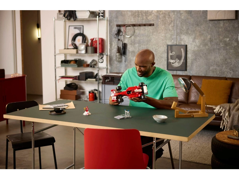 LEGO Icons - Ferrari F2004 a Michael Schumacher