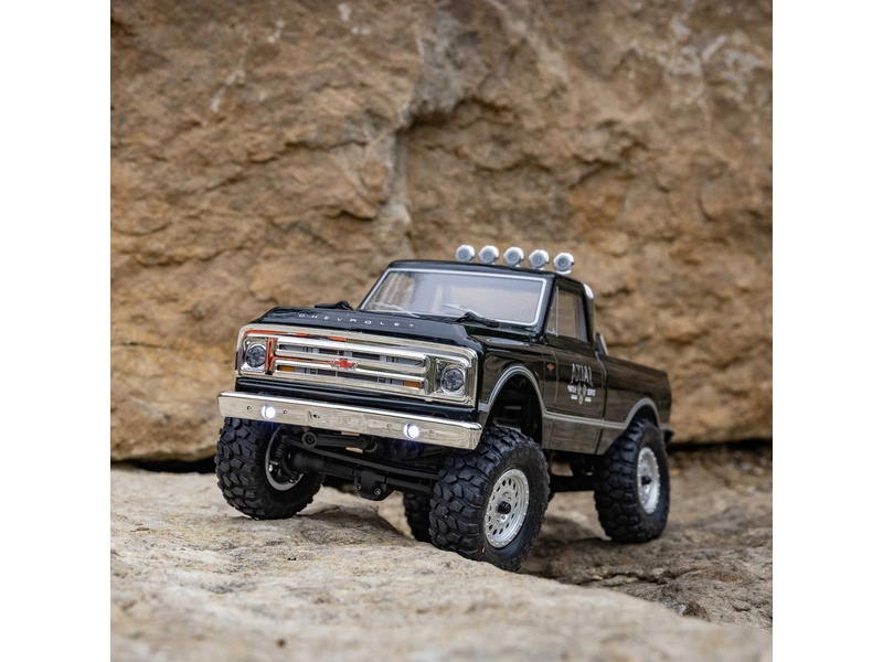 RC auto Axial SCX24 Chevrolet C10 1967 1:24 4WD RTR, čierne