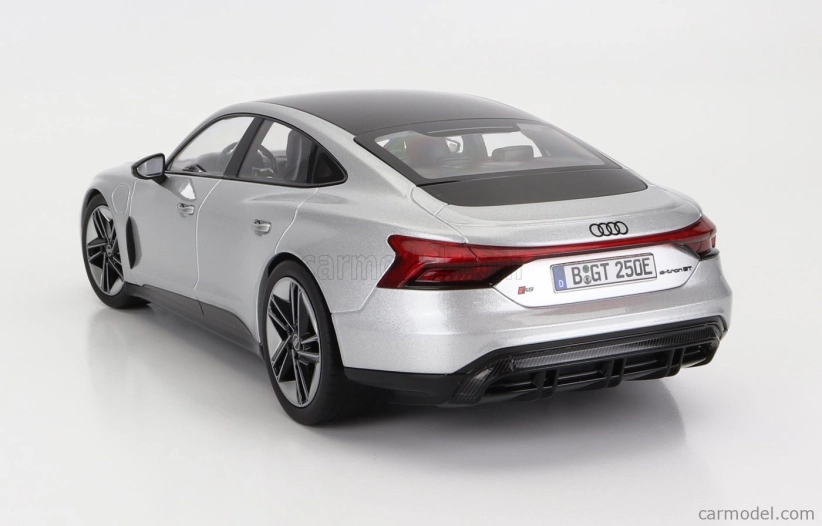 Norev Audi Gt Rs E-tron 2021 1:18 Strieborná