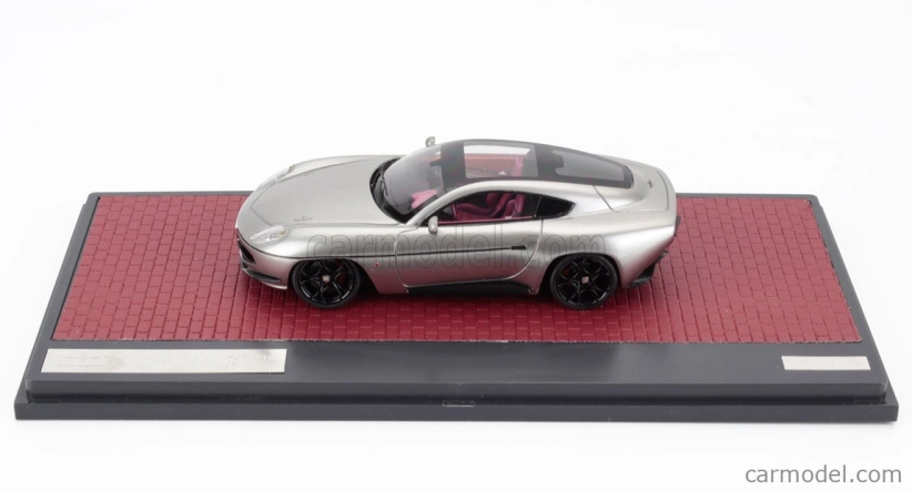Modely v mierke Matrix Alfa romeo Disco Volante Touring 2013 (podvozok Alfa Romeo 8c) 1:43 Strieborná