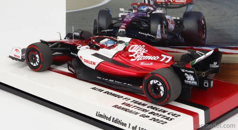 Minichamps Alfa romeo F1 C42 Team Orlen Racing N 77 1:43, bíločervená