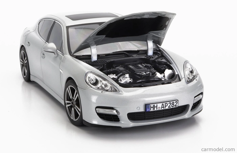 Norev Porsche Panamera Turbo 2009 1:18 Silver