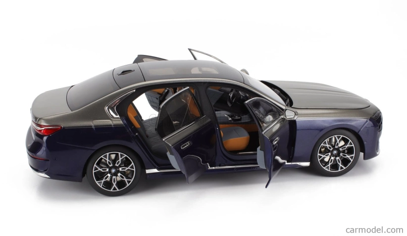 Minichamps BMW radu 7 I7 Xdrive60 2023 1:18 modrá strieborná